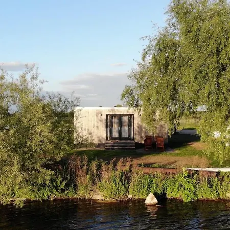 Camping Tiny House By The Water - De Schans