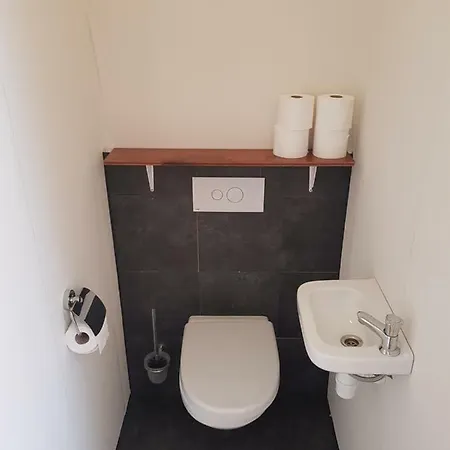 Camping Tiny House By The Water - De Schans