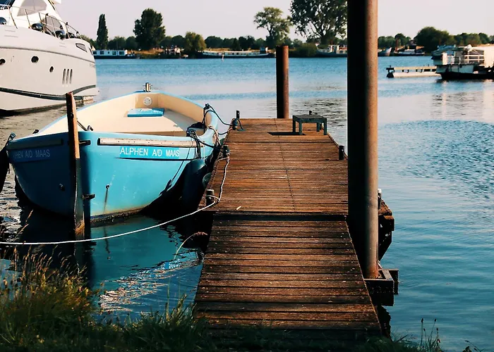 Tiny House By The Water - De Schans * Alphen (Gelderland)