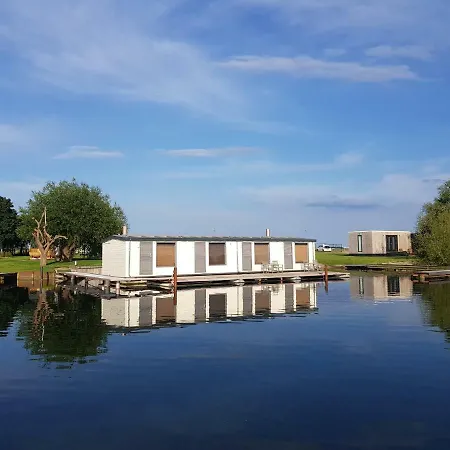 Parque de Campismo Tiny House By The Water - De Schans